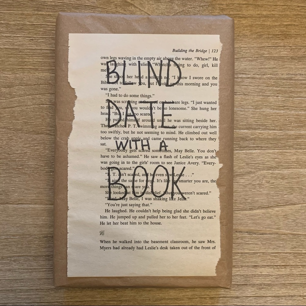 SOLD • BLIND DATE WITH A 2020 YA FANTASY BOOK - Picture 2 of 4
